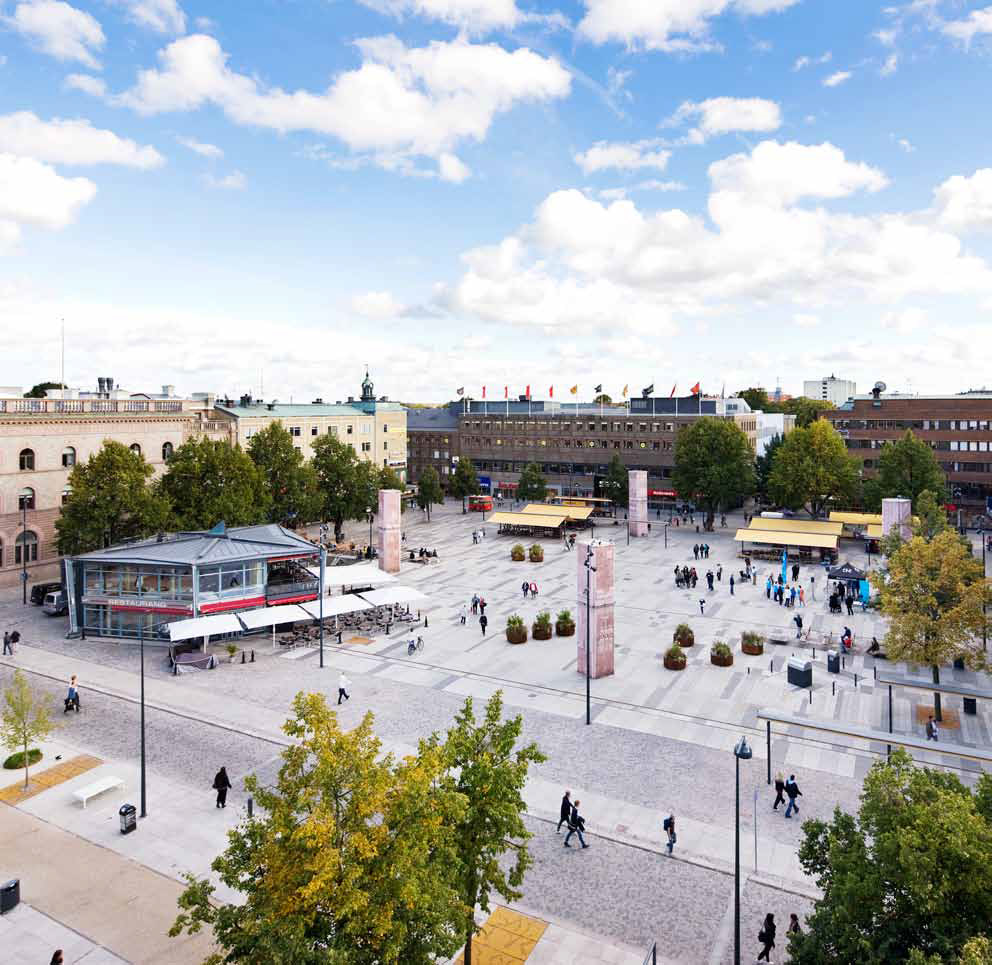 Stortorget i Gävle i dag I illustrationer om förslaget för Stortorget i Gävle beskrivs hur torget innan byggnationen var tänkt att se ut.