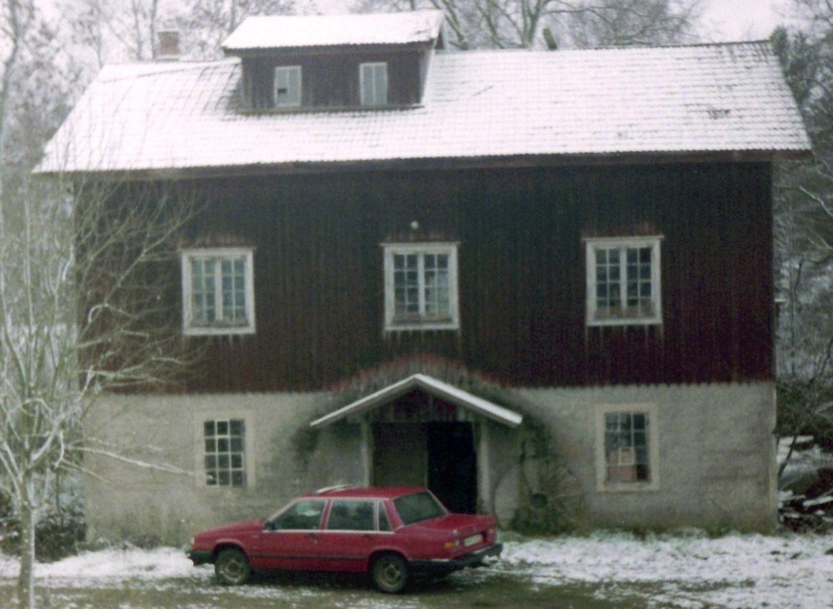 Ålanda kvarn (Nummer 77 på kvarnkartan) Ålanda kvarn i november 1994. Precis som i den nordöstra delen av Långareds socken har sockengränsen varierat genom tiderna.