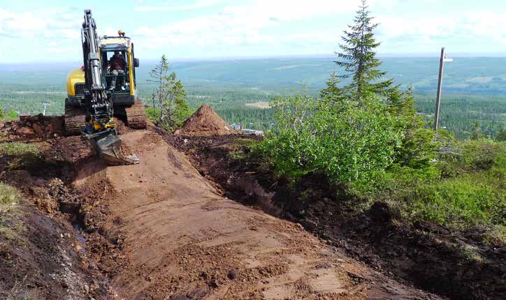 Tack vare att vi upptäckte tiltrotatorn från engcon blev vårt arbete inte bara mycket enklare, utan dessutom mer innovativt, säger Tom Pro Prochazka, en av de tre delägarna.