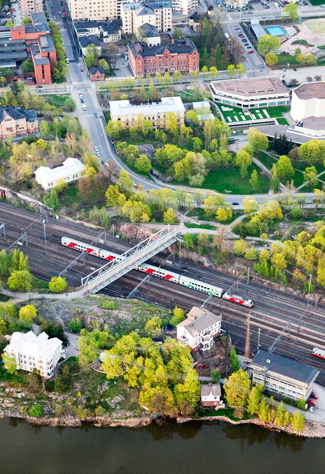 2 3 ETT SÅNT LANDSKAP, VILKA MÖJLIGHETER! Nylands förbund är en samkommun med 26 medlemskommuner. Landskapet har närapå 1,6 miljoner invånare.