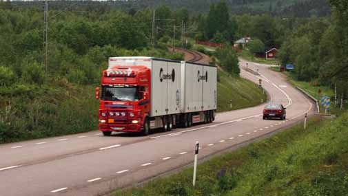 8 TRANSPORT AV FARLIGT GODS Väg OCh järnväg LäSTIps Läs om definitioner i avsnitt 1.2.1 i ADR- S och RID-S. Transport av farligt gods Vad är farligt gods?