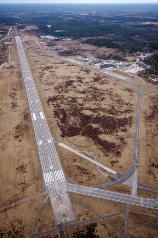1954 utbyggnad av bana 01/19 till 2360 m och till en bredd av 40 m. Enligt utsago användes skrotade T 18 som utfyllnad vid utbyggnad av den norra delen av fältet. En stor översyn av banan skedde 1989.