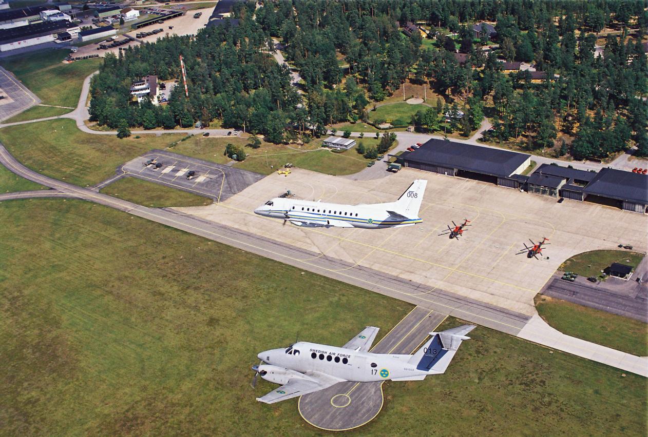 F17 Transportflyg till Er tjänst Flygvapnets operativa rörlighet, med baser över hela landet, medförde behov av flygtransporter för att nå tidig effekt.