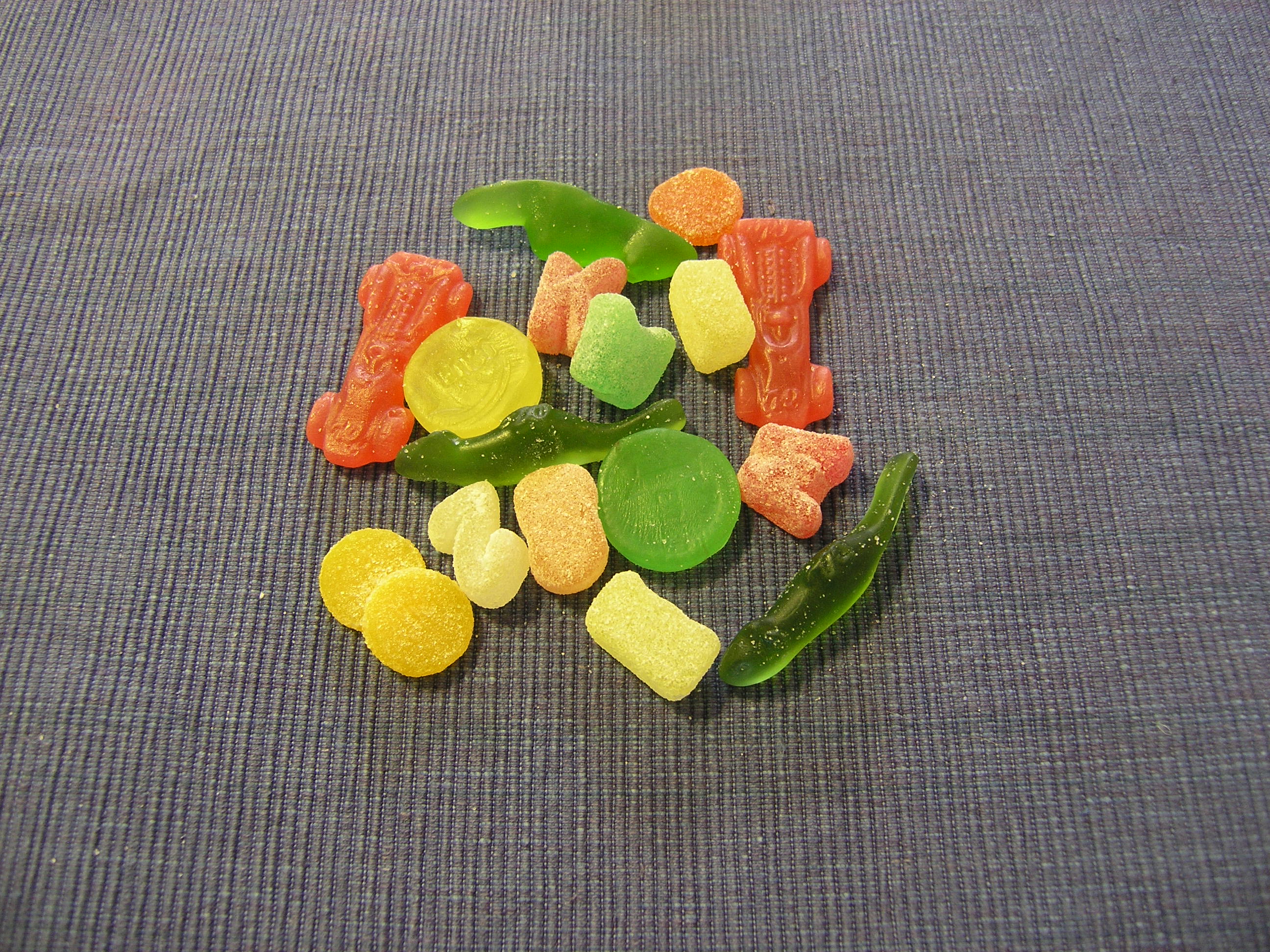 Kolhydratrikalivsmedelinnehåller livsnödvändiganäringsämnen 25 35gramfiber Socker kan göra dig både tjock och smal Nordisk Nutrition nr 2 2012