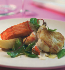 Att tillaga fisk Se här för bastips hur du tillagar fisk. För recept, gå in på www.svenskfisk.se. Innertemperatur på färdig fisk: ca 52 C Använd gärna en digital kok- och stektermometer.