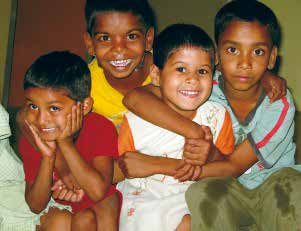 8 Barn i Nöd nr 4 2013 Kärlekens Hem Luzeny Costa, föreståndarinnan för Kärlekens Hem i Manacapuru, skrev i augusti ett brev till oss för att berätta om några av de barn och vuxna som kommer till
