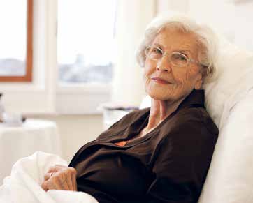 10 SÖMN Oroliga nätter tröttar ut den dementa men också anhörigvårdaren. Om den dementa är trött och passiv efter en vaknatt, ökar risken för olyckor under dagen.