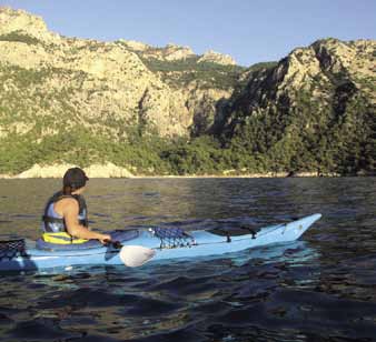 DESTINATION LYKIEN Istanbul Svarta havet Ankara T U R K I E T Medelhavet Dalaman Göcek Fetihyebukten Kizil Ad Medelhavet N Årstiderna Paddling året runt. I juli augusti är det mycket varmt.