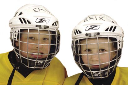 Ishockeyn Vill ISHOCKEY FÖR JUNIORER Med ishockey för juniorer avses verksamhet mellan U16 och J20 Svenska Ishockeyförbundets Talangutvecklingsplan är grunden för spelarutvecklingen mellan 16-20 år.