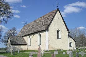 . Kungs-Husby kyrka sent 1200-tal 4 ristningar Kungs-Husby kyrka, som ligger 20 km sydost om Enköping, är en sen 1200-talskyrka.