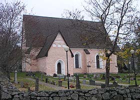 . Hjälsta kyrka slutet av 1400-talet 2 ristningar Hjälsta kyrka byggdes under senare delen av på 1400-talet och ersatte kyrkorna i Tuna och Julbovik när socknarna slogs samman.
