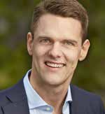 FÖR ETT FRIARE OCH ÖPPNARE ESKILSTUNA HbT-POLICy Vardagsbemötande inom skola, vård och omsorg NyA VägAr TiLL BArN OCH FAMiLj