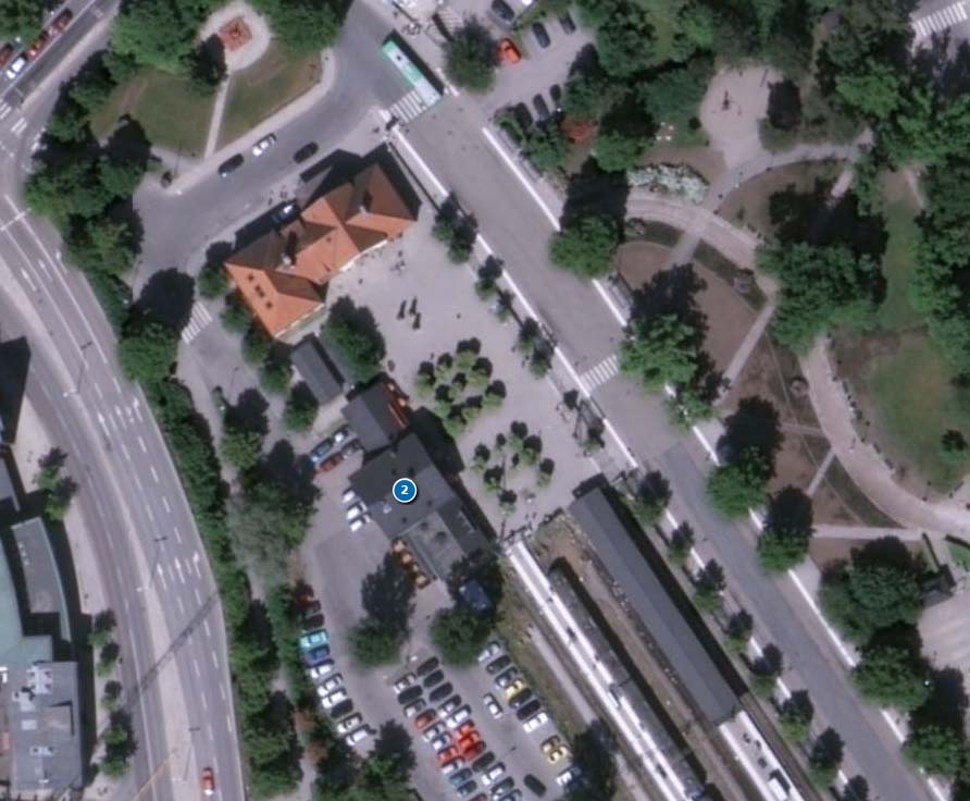 109(114) 3.2.43 Södertälje centrum parkeringsplatser cyklar Beläggning Utrustning/Kvalitet På torgets norra sida: 50 29 58 % Cykelparkering med tak och av framhjulslåsningsmodell.