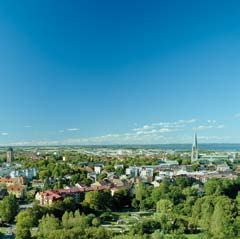 TV 20081013 Tekniska Verken är ett regionalt företag med Linköping som bas. Energi och miljö är våra hörnpelare och vi har över 215 000 privatpersoner som kunder.
