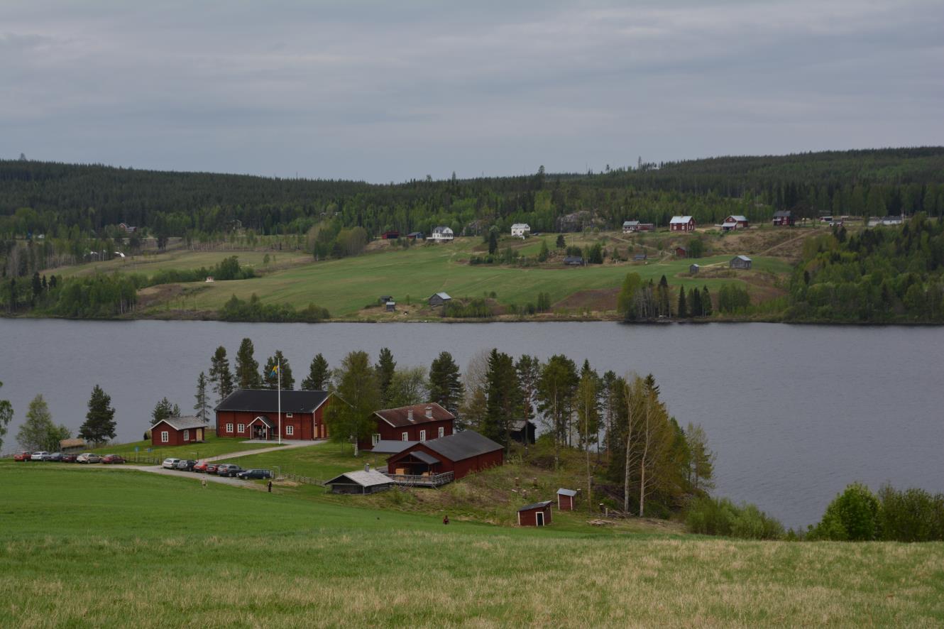 Fredag 30 maj Dagen ägnades åt föredrag på den utomordentligt vackert belägna hembygdsgården.