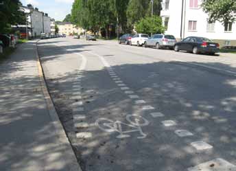 Kommunikationer KOMMUNIKATIONER Gång- och cykeltrafik Gångtrafik Nästan alla trafikanter är fotgängare vid någon del av en resa.