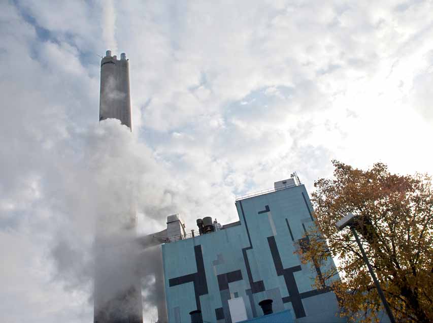 Människorna i molnfabriken Kraft- och fjärrvärme i Heleneholmsverket Heleneholmsverket i Malmö består av ett kraftvärme verk och en fjärrvärmecentral.