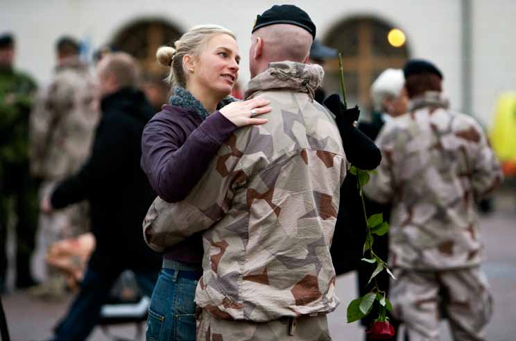 10 DIALOG Avsätt tid till att prata om de områden som är viktiga för just er. Ett intensivt familjeliv kan göra att det är svårt att hitta den tiden.