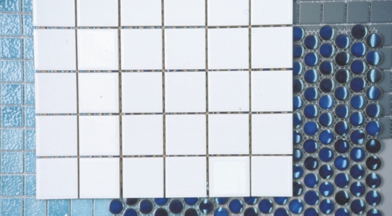 2.3.4 Mosaik Mosaik är glaserade eller oglaserade klinkerplattor i små format, normalt mindre än 100 100 mm och ner till omkring 10 10 mm.