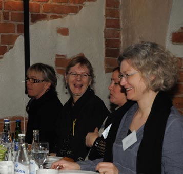 Text och översättning: Ulrika Sten Foto (om ej annat angives): Anette Berglinn Nedan kan du scrolla bland referat från föreläsningarna och de två paneldebatter som fördes.
