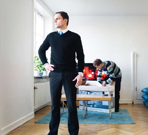 Andreas Lalander, El-Giganten Vårt lager är anpassat för e-handel Effektivare logistik är en av anledningarna till att El-Gigantens försäljning på nätet ökade med 40 procent under 2008 jämfört med