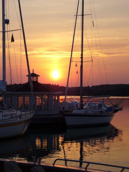 Gryts Varv Hotell & Konferens Gryts Skärgård med dess vackra öar är vida känd för sitt natursköna läge på ostkusten. Kustremsan är oexploaterad och lugn.
