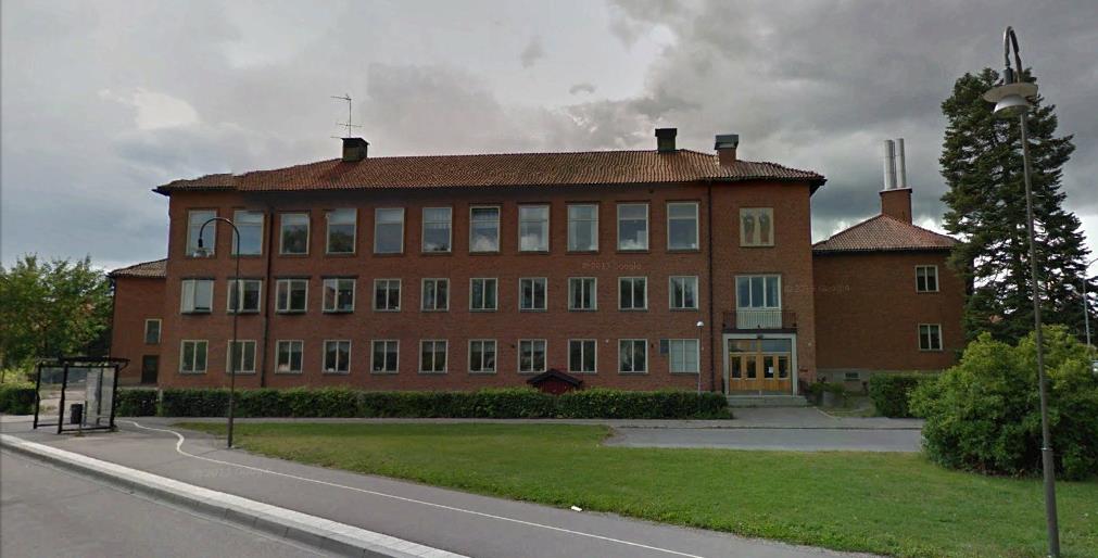 D1. Förslag till lösning - Vasaskolan Objekt 1103 är Vasaskolan som ligger på Lagmansgatan 1 i centrala Strängnäs, 6 171 m 2 BRA. Det är ett skolområde, där de flesta byggnaderna är i flera plan.