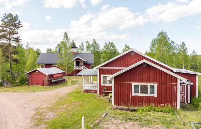 Löten 363 Län Gävleborg Typ Villa Kommun Söderhamn Storlek 0 m2 Område Tillträde tidigast enligt överenskommelse Gatuadress Löten 363 Unik fastighet!