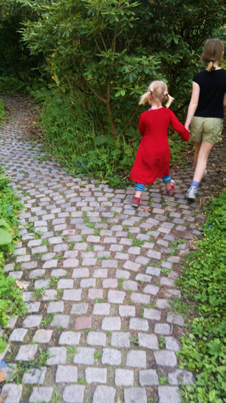 Föreningen Sveriges Stadsträdgårdsmästare och Lunds kommun hälsar er Varmt Välkomna till 2011 års kongress FRAMTIDEN Staden och Naturen Framtiden Lund 24 augusti Stadshallen/ Stadsparken i Lund 15:00