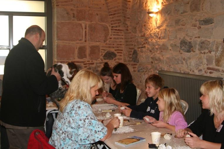 Grundtvig - riktar sig mot vuxnas allmänna lärande.