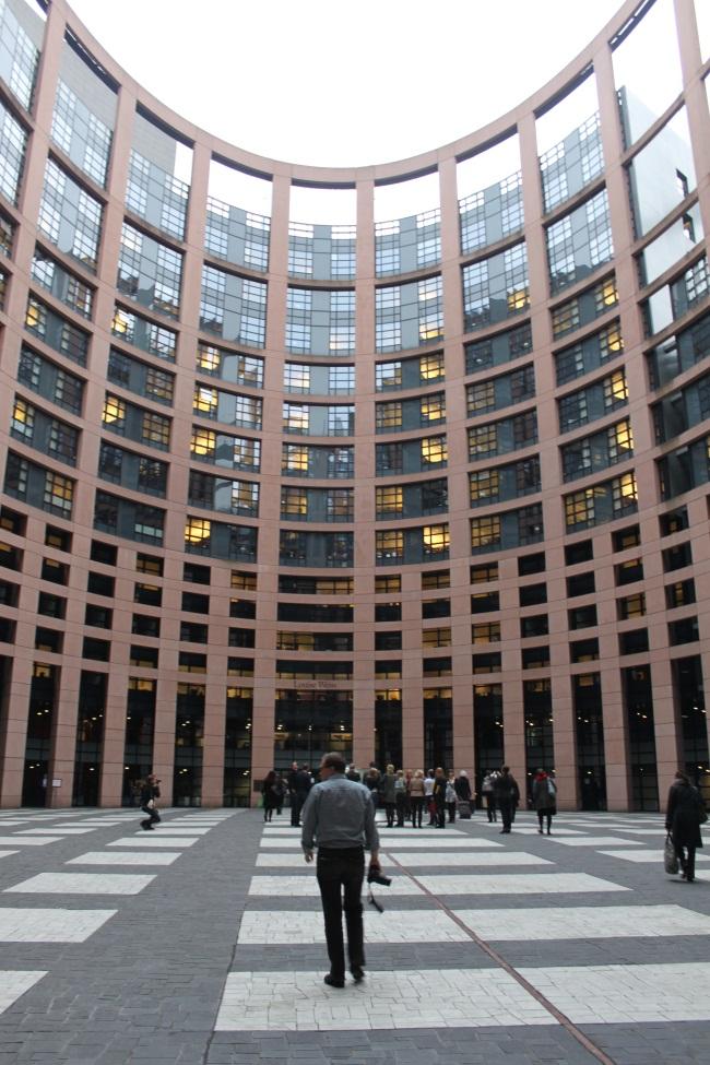 Louise Weiss-byggnaden i Strasbourg; Europaparlamentet.