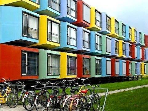 Spacebox modular housing - Utrecht, Nederländerna Designad av den holländske Mart De jong och har blivit relativt vanlig I nederländska