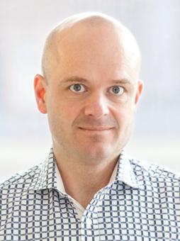 Staffan har en bred branscherfarenhet och har jobbat som systemutvecklare inom byggindustrin, försäkring, bank/finans, bygg, fakturering, läkemedel, bilindustrin (Honda), CRM m.fl.
