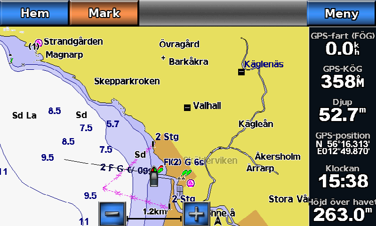 Sjökort och 3D-sjökortsvyer 2. Så här slutför du en åtgärd: Välj Endast land för att visa standardsjökortsinformation på vatten med foton som läggs över land.