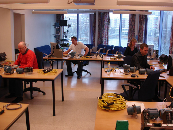 utbildningssekreterare Anneli Olofsson på telefon 054-172 736 eller