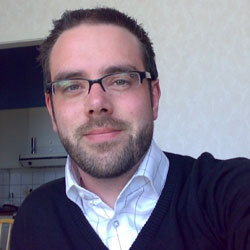 JÖRGEN NILSSON WEB PROFESSIONAL Jörgen är en lugn person med fötterna på jorden. En kille som inte stressar upp sig i onödan och alltid får saker gjorda.