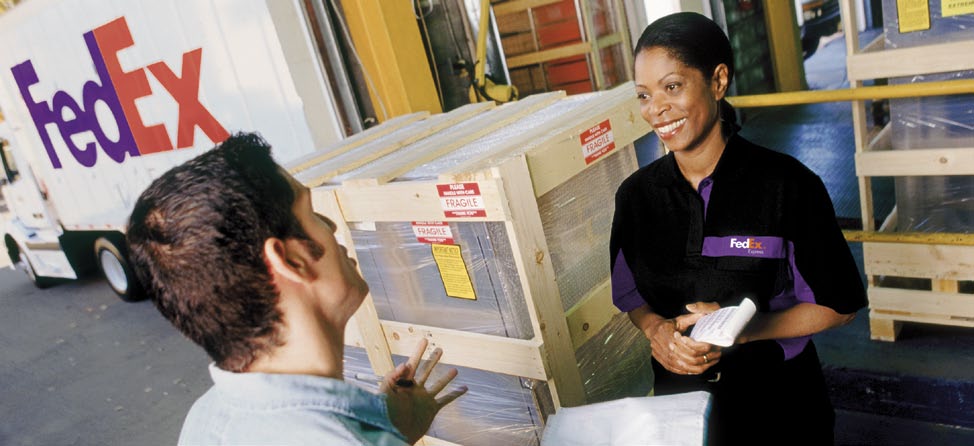 8 Din FedEx-faktura 1 Belopp Pris för tjänsten exklusive skatt. 8 5 3 7 2 6 1 2 Rabatt Rabatter lämnas i enlighet med ditt FedEx-avtal.