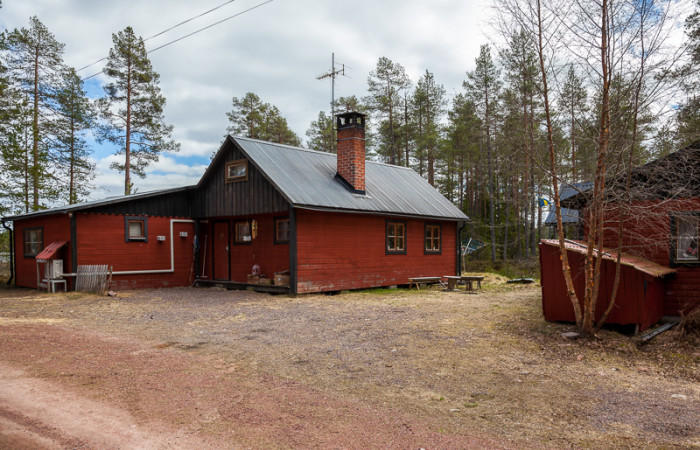 Sjödammsvägen 1 Län Dalarna Typ Fritidshus Kommun Älvdalen Storlek 69 m2 Område Gatuadress Sjödammsvägen 1 Tillträde tidigast enligt överenskommelse Bagarstuga med stort bakbord som ingår i köpet.