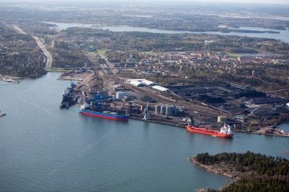 2 Implementering av Inlandssjöfart och bygge av O-fartyg Oxelösund, djuphamn anpassad för effektiv omlastning Implementering av regelverket för inre vattenvägar har två nivåer.