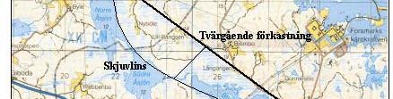 Det tydliga tvärgående steget i terrängen i mitten på linsen är förmodligen en förkastning med det sydöstra blocket sänkt.