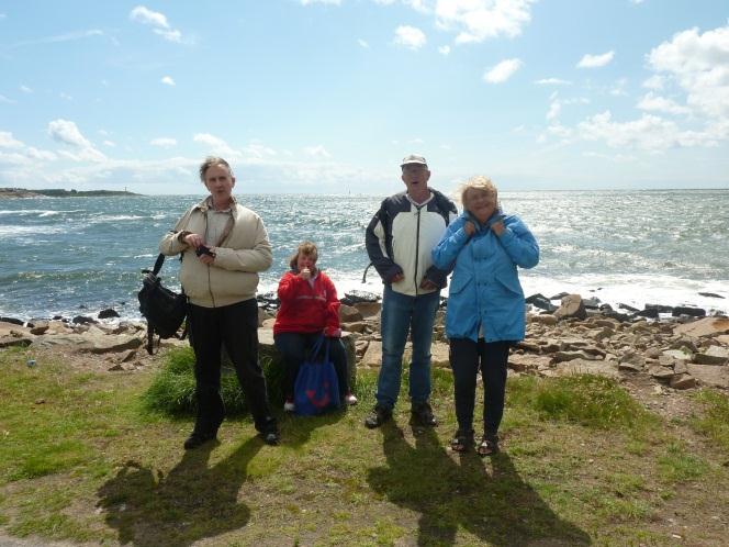 Söndag 23 mars Söndag 4 maj Strandpromenader Vi gör utflykter längs strandpromenaden. Foton som vi tar kommer sen att ligga på Fritidens hemsida* Samling: Klockan 14.00 Tid: Klockan 14.00 17.