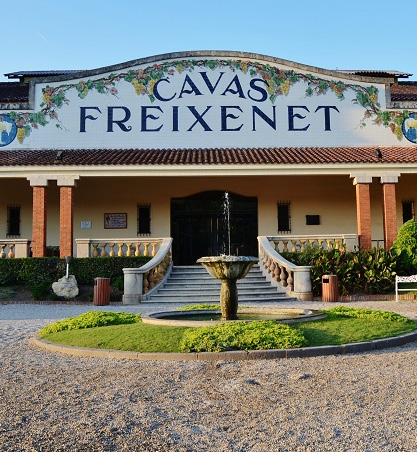 Glöm inte att besöka vingården Freixenet Cava.