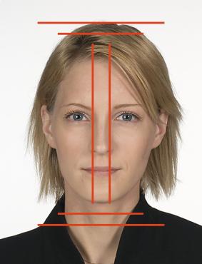 Avståndet ovanför hjässan till kanten ska vara minst 4 mm (56 px) och högst 6 mm (84 px). Avståndet under hakspetsen till kanten ska vara minst 7 mm (96 px) och högst 9 mm 124 px).