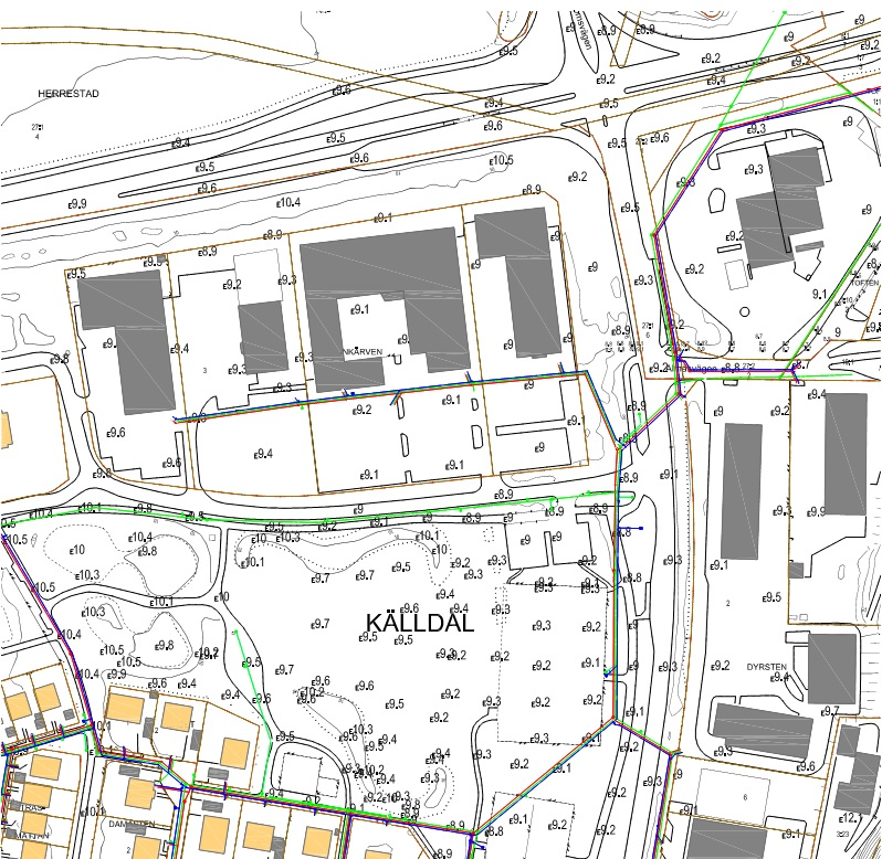 2.2 Nuvarande förhållanden i området Aktuellt område består idag av ett parkliknande område. Fotbollsplaner med gräs, basketplan, asfalterade parkeringar och naturmark.