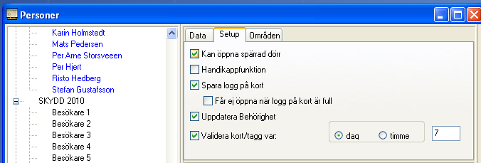 Namn som visas i blått, har inte fått sina kort/taggar kodade eller har förändringar skett i behörighetsschemat som kräver att kortet/taggen kodas igen.