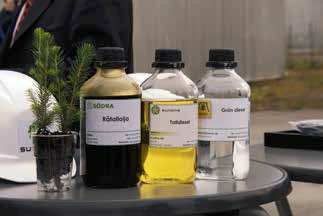 Lignin som utvinns vid massatillverkning kan omvandlas till kolfiber FOTO INNVENTIA Kompositmaterial Fibrer från skogsråvara har goda förutsättningar för att tillsammans med andra material skapa