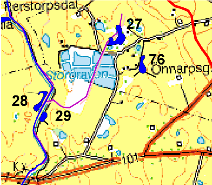 Våtmark 27 Våtmark 27 ligger på fastighet Önnarp 31:6 (Se karta 4.1-5). Tre befintliga dammar restaurerades genom att tärd röjdes bort och dammslänterna planades av.
