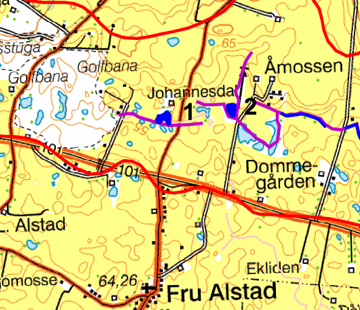 3.1.1 Beskrivning av möjliga lägen Våtmark 1 Våtmarksläge 1 ligger på fastighet Fru Alstad 2:10<1 (Se karta 3.1-6). I området finns idag ett par dammar som omges av gräsmark.