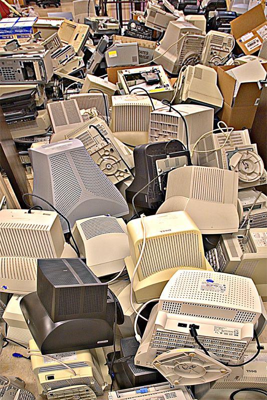 Bakgrundsdata Globalt ca 50 miljoner ton elavfall per år 3-5% ökning