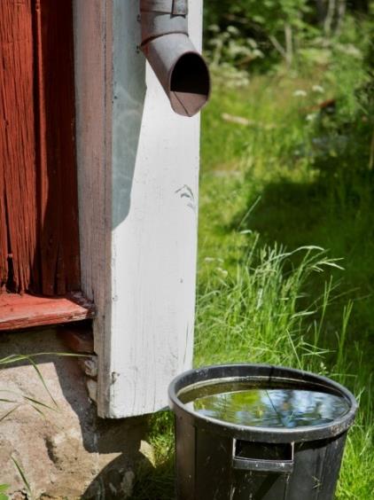 Dag- och dränvatten från fastigheten Dag- och dränvatten (regn- och smältvatten, takavvattning och vatten som avleds genom dränering) från din fastighet får inte släpps ut i kommunens